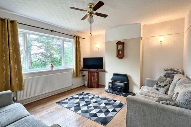 11 Fron Heulog, Bridgend photo 2