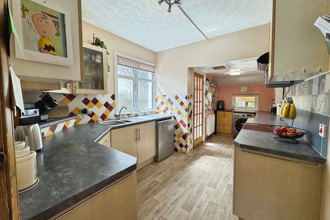 1, Fownes Road, Minehead photo 3