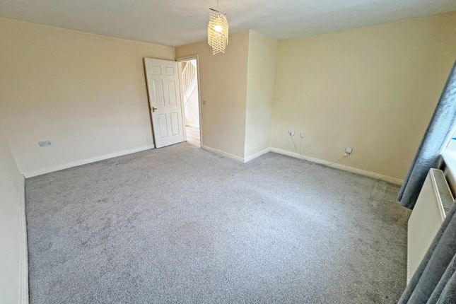 19, Drage Close, Lutterworth photo 4