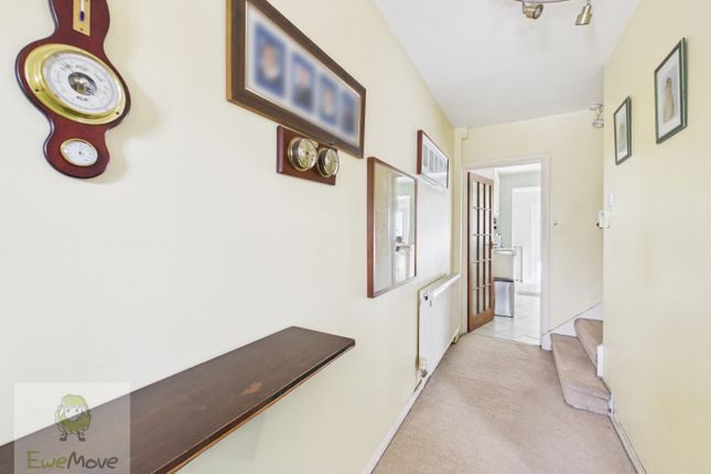 90, CHARLES DRIVE, ROCHESTER photo 4