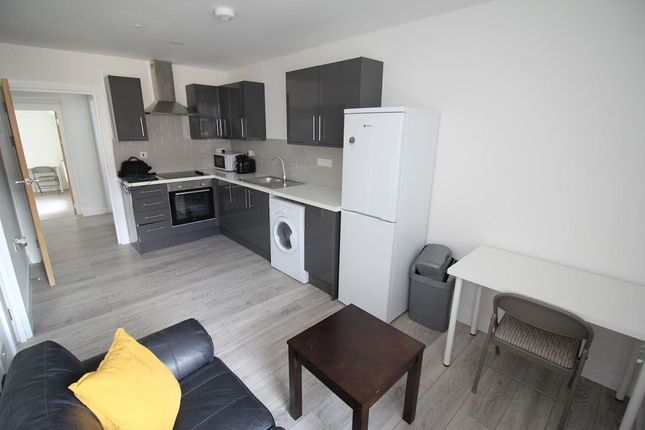 Flat to rent in Minny Street, Cathays, Cardiff