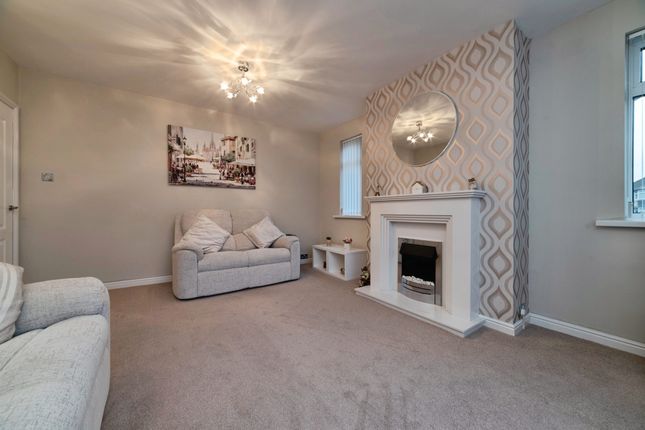 31, Queens Way, Cottingham photo 3