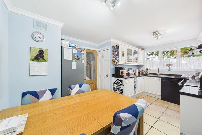 30, Sempill Road, Hemel Hempstead photo 4