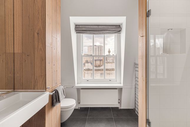 Town house for sale in Wilton Crescent, London
