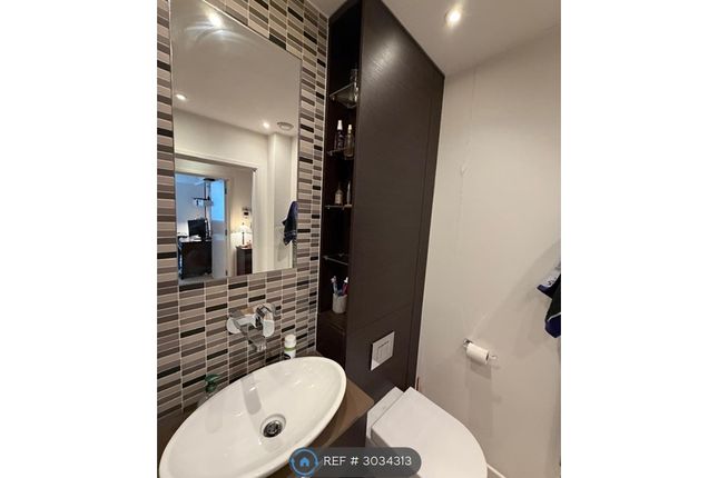 Apartment, Black Prince Road, London photo 3