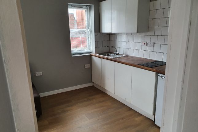 Flat to rent in Leagrave Road, Luton