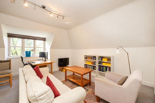 Stretton Close, High Wycombe photo 3