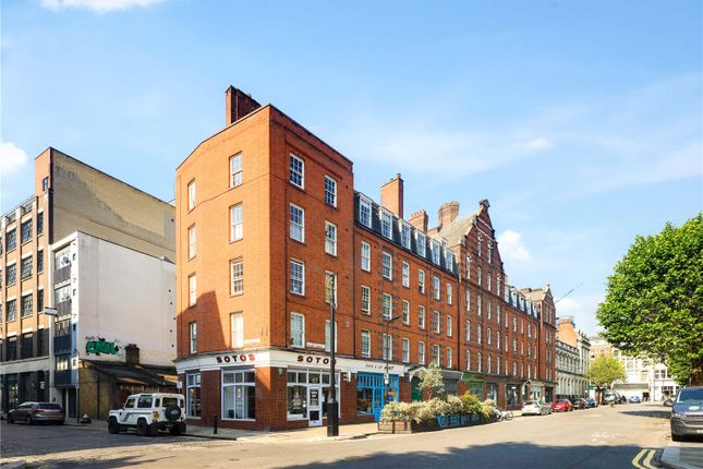 Flat for sale in Cleeve House, Calvert Avenue, London