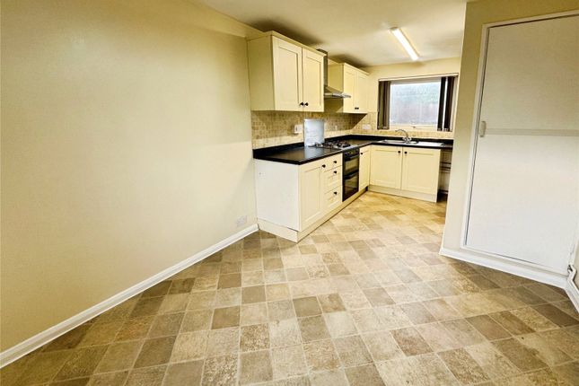 2,, Wistaria Court, Hampshire photo 3