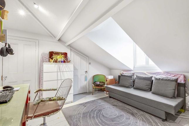 Property for sale in Mount Avenue, London