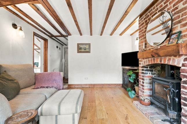 6 North End, Buckhurst Hill photo 4