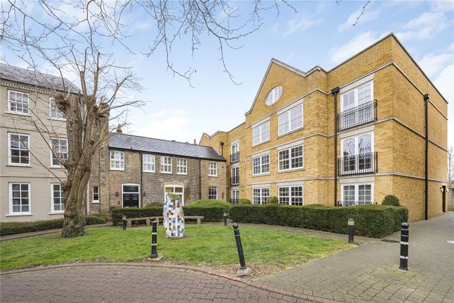 1-bed flat on Flat 23 Holme Court, 158, Twickenham Road, Old Isleworth, £315,000