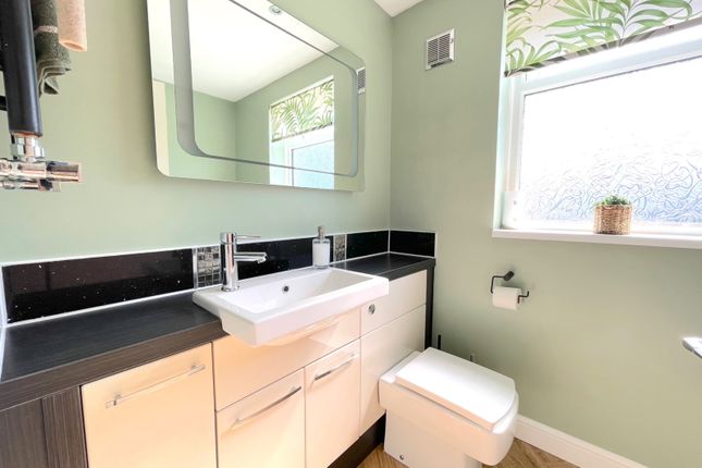 100, Barton Hill Drive, Sheerness photo 4