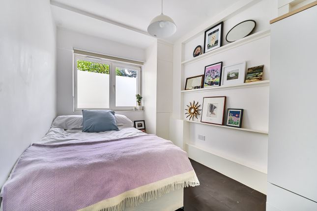 Flat 66, Grimthorpe House,, Percival Street, London photo 3