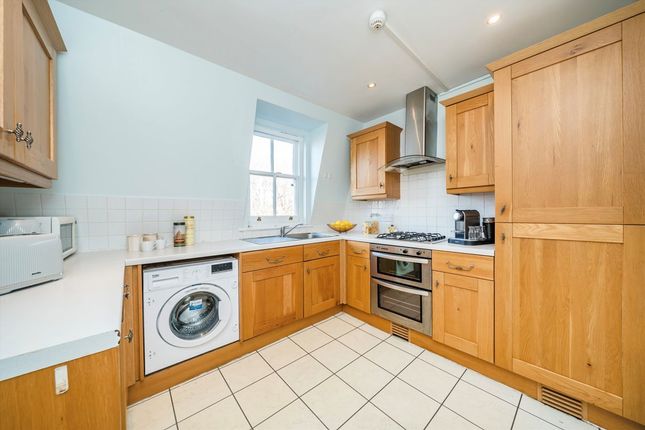 Third  Fourth Floor Flat, 28, Brechin Place, London photo 3