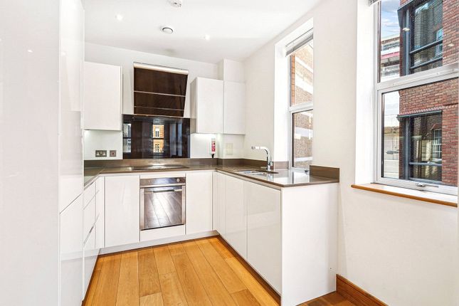 Flat 3, 7, Ludgate Broadway, London photo 3