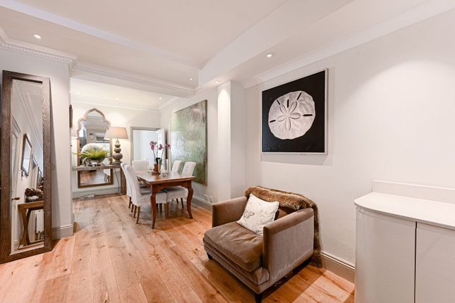 Lower Sloane Street, Chelsea photo 4