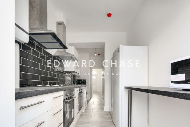 116, Park Road (Room E), Ilford photo 4