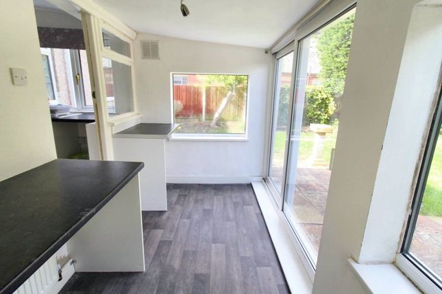 Detached house to rent in Bye Pass Road, Beeston, Nottingham