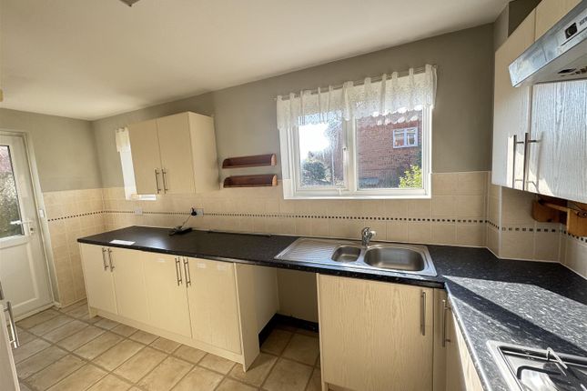 15, Linden Park, Shaftesbury photo 2