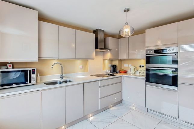 40, Kingsdown Drive, Stamford photo 2