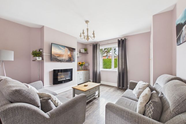 1, Greenfield Avenue, Leeds photo 2