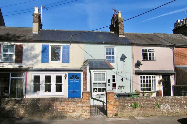 Terraced house to rent in Park Road, Tring