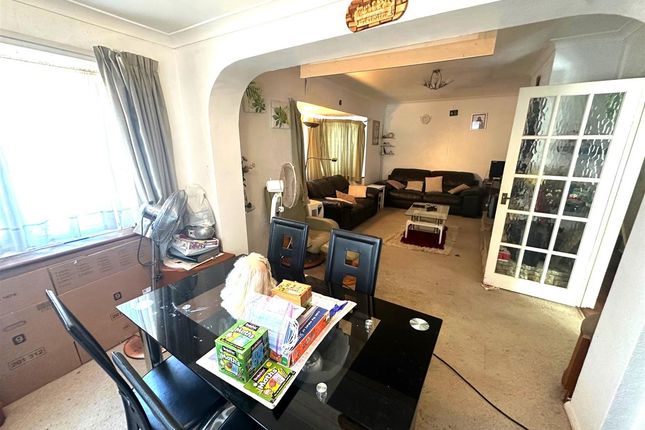 2, Clare Road, Stanwell photo 3