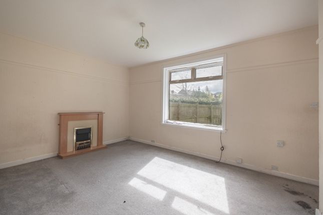 14 Colinton Mains Drive, Edinburgh photo 2