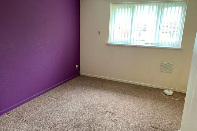 30, Dale Close, Swansea photo 4