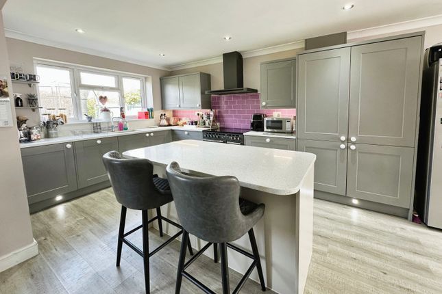 7, Branston Close, Lincoln photo 2