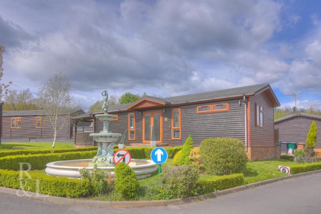 Mobile/park home for sale in Swainswood Luxury Lodges, Overseal, Derbyshire