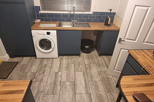 22, West Close, Cardiff photo 3