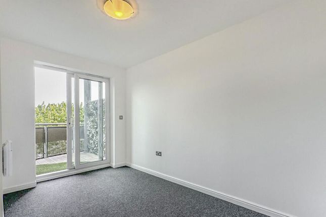 2-bed flat on 52, Branagh Court, Reading, £155,000