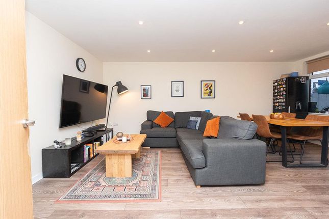 Flat 8 Ashbourne House, Fishponds Road, Bristol photo 4