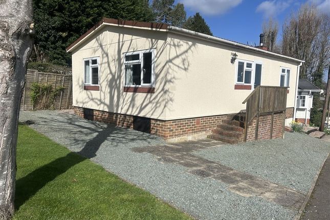 2-bed caravan on Lower Road East Farleigh, Maidstone, £160,000