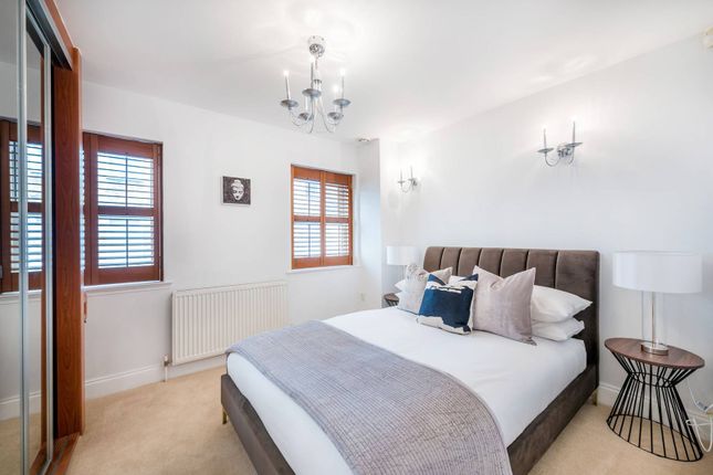 Mews house for sale in Park Crescent Mews East, Marylebone, London