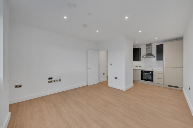 Thumbnail Flat to rent in Yeoman House, 63 Croydon Road, London