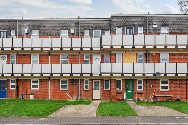 Thumbnail Flat for sale in Beales Close, Andover