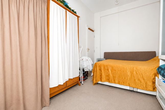 106, Southend Road, London photo 4