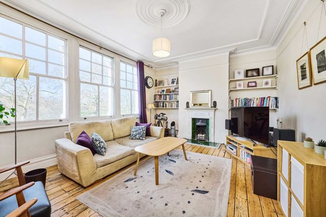 Flat for sale in Cavendish Parade, Clapham Common South Side, London