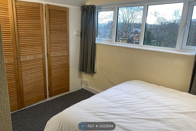 Flat to rent in Stoke Road, Guildford