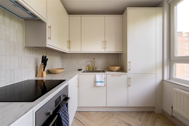(SHORT LET) Hathersage Court, Flat 65, Newington Green, London photo 4