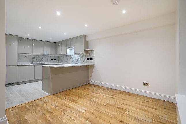 Thumbnail Flat for sale in Broadhurst Gardens, London