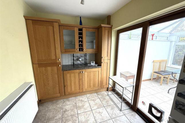 12, Brickyard Lane, Kilburn photo 4