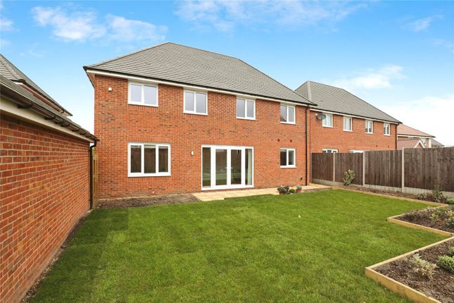 Detached house for sale in Kingfisher Close, Meon Vale, Stratford-Upon-Avon, Warwickshire