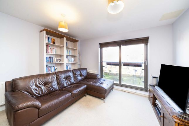 Flat for sale in St. Georges Grove, London