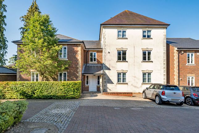 Thumbnail Flat for sale in Loyd Lindsay Square, Winchester