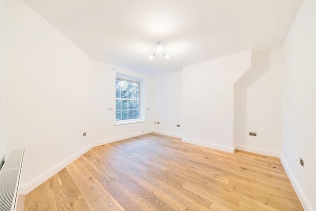 Thumbnail Flat to rent in Deloraine House, Tanners Hill, Deptford, London