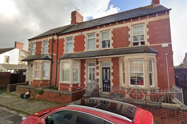 2-bed house on 2, BARRY, £950/mo